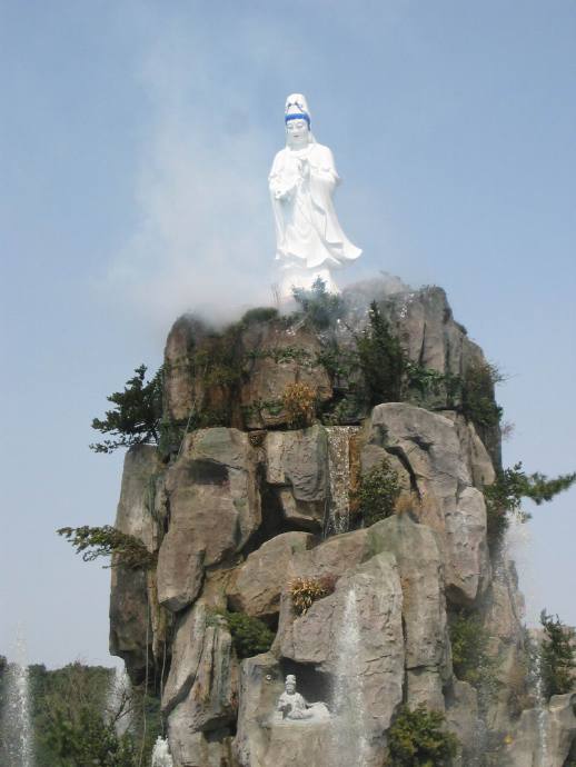 眼波裡,內藏萬種千般法共理,無言流露多少慈和! 眼波裡,內藏萬種千般法共理,無言流露多少慈和!